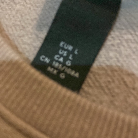 Brown, Hockey Peanuts crew neck size Large - Picture 3 of 4